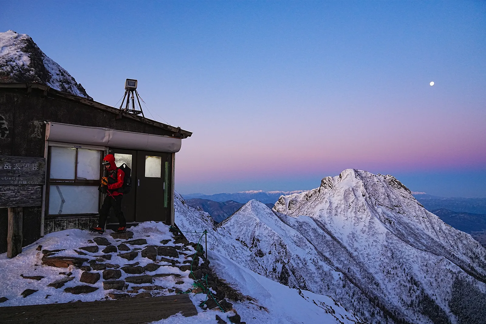 厳冬期の赤岳へ！赤岳天望荘に泊まって朝焼け登山！！