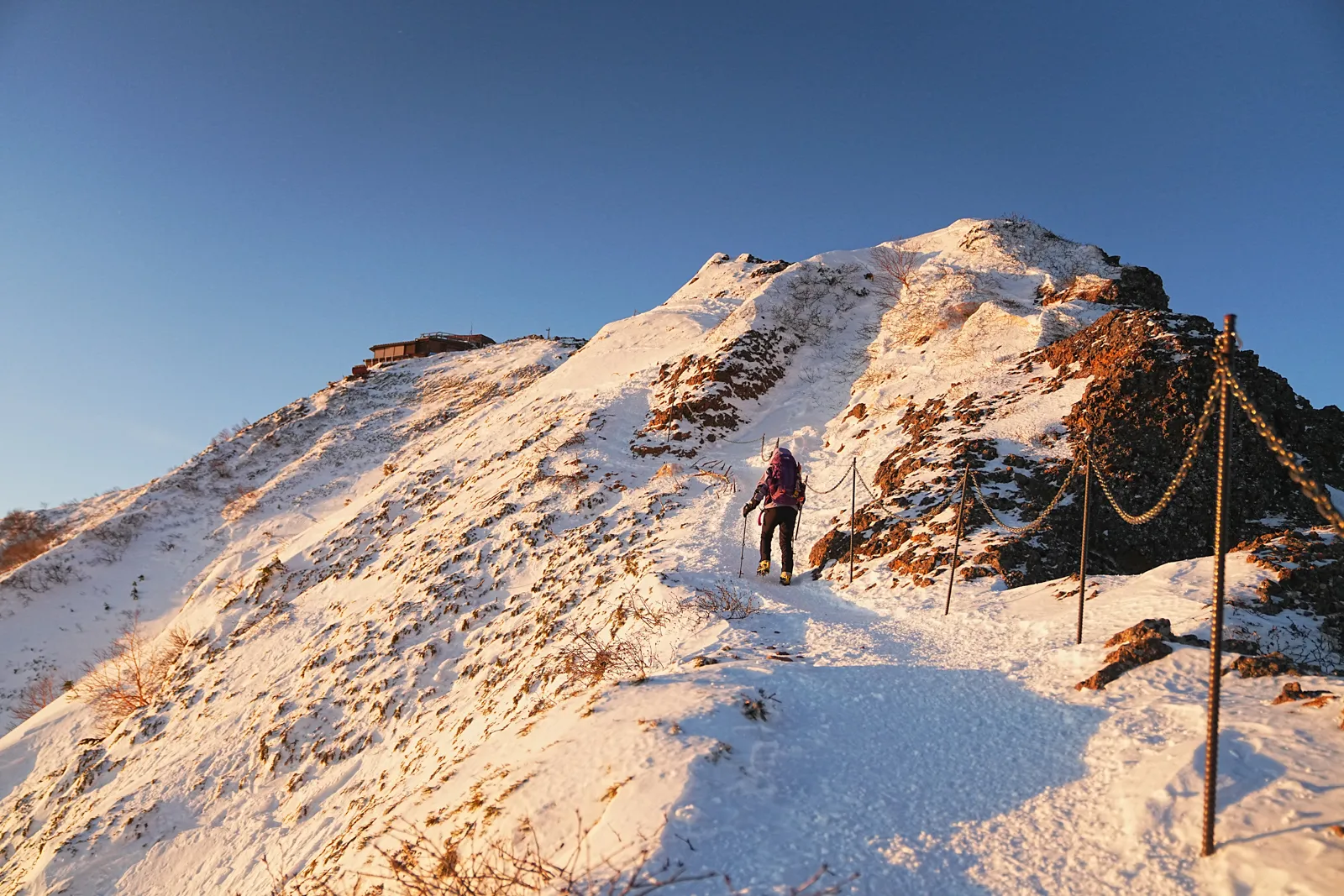 厳冬期の赤岳へ！赤岳天望荘に泊まって朝焼け登山！！