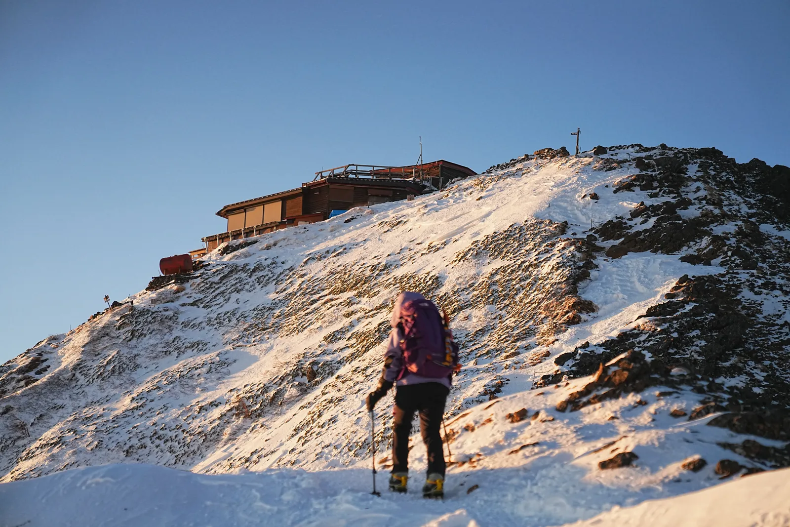 厳冬期の赤岳へ！赤岳天望荘に泊まって朝焼け登山！！