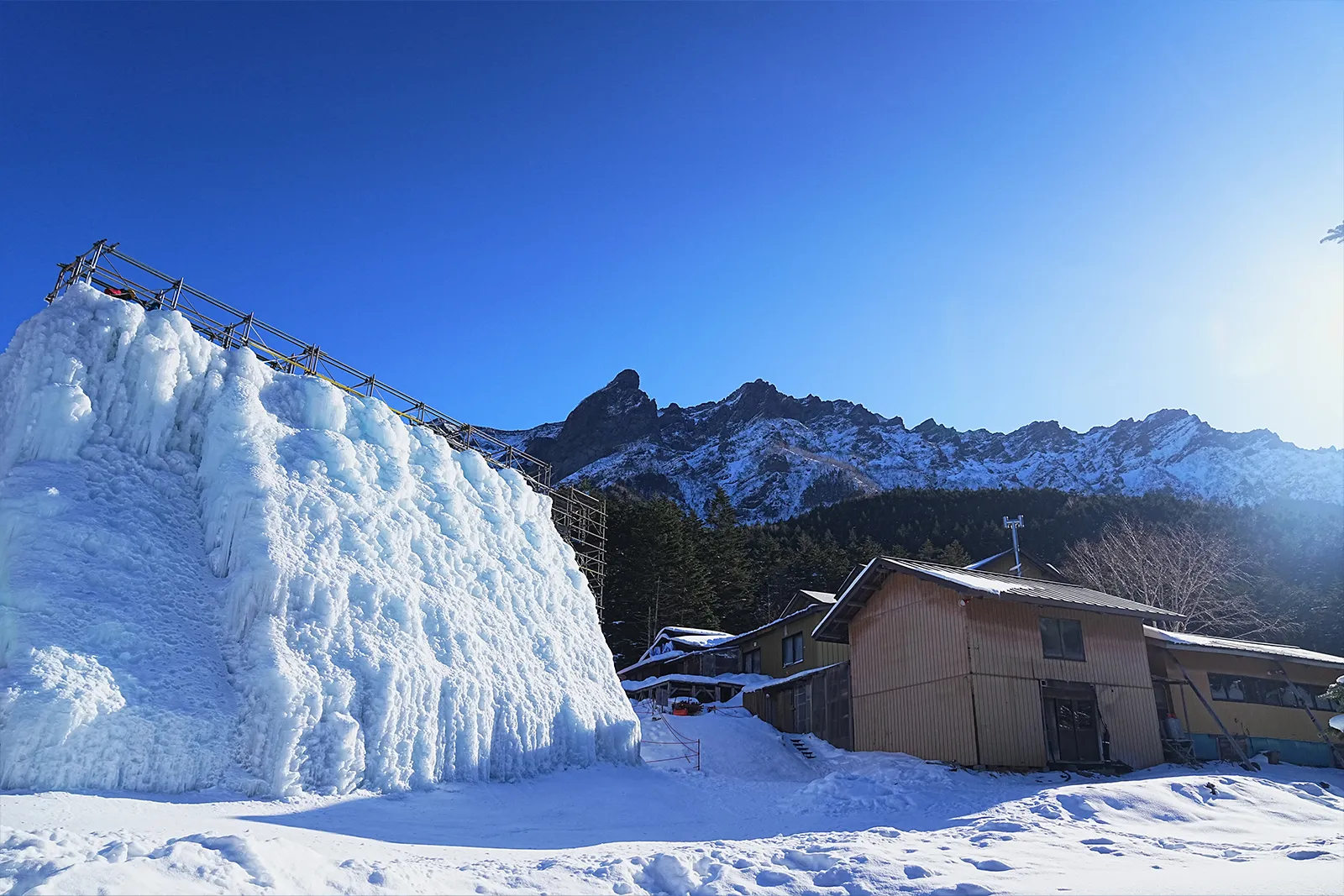 厳冬期の赤岳へ！赤岳天望荘に泊まって朝焼け登山！！