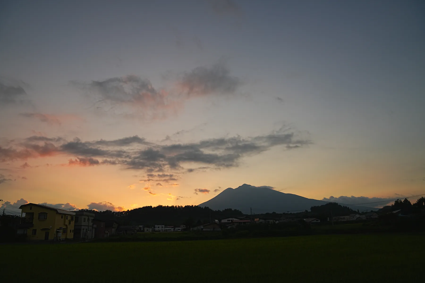 嶽温泉に泊まって夏の終わりの岩木山をのんびり日帰り登山。