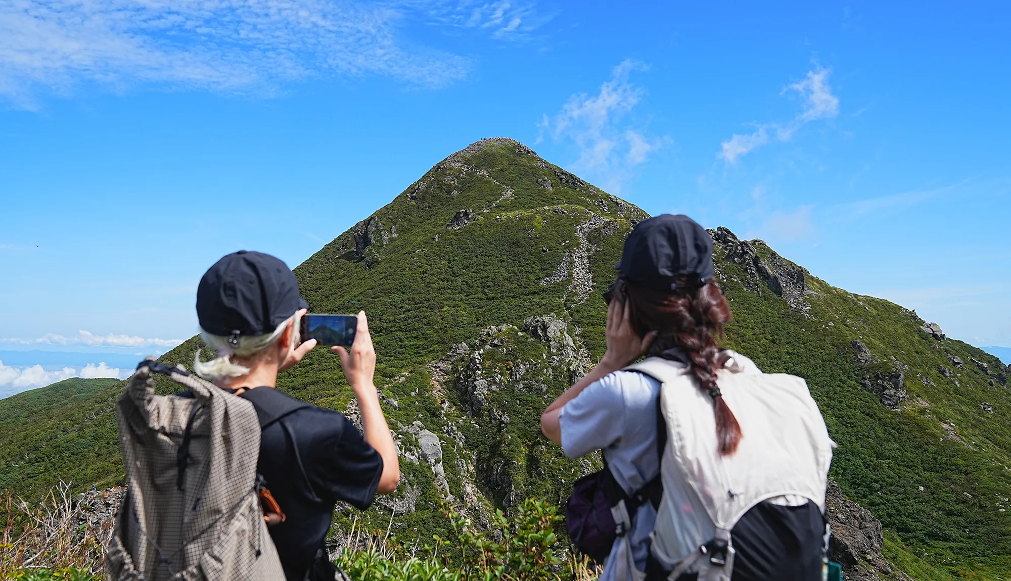 嶽温泉に泊まって夏の終わりの岩木山をのんびり日帰り登山。