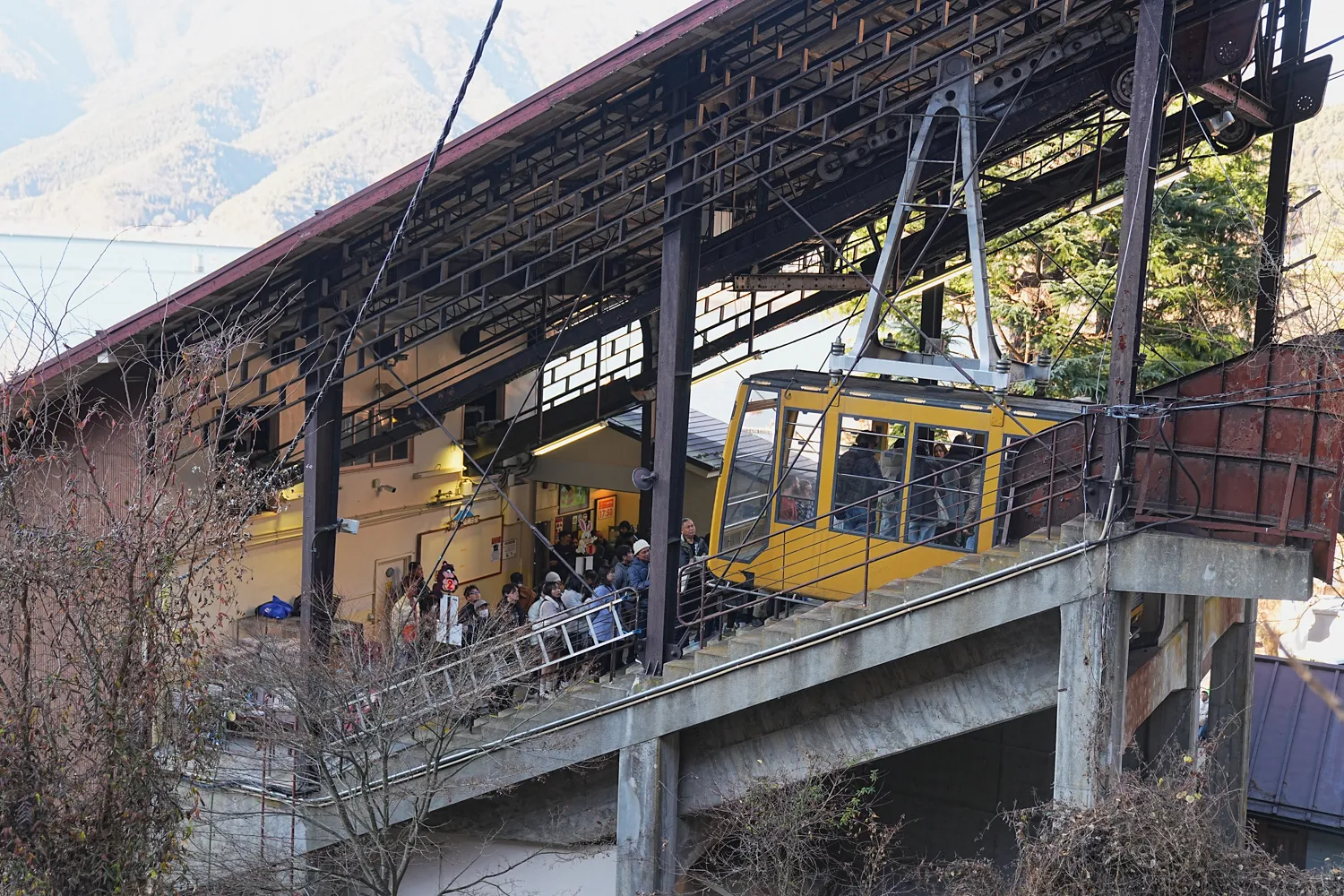 河口湖の湖畔のカチカチ山でサクッとサンセット富士！