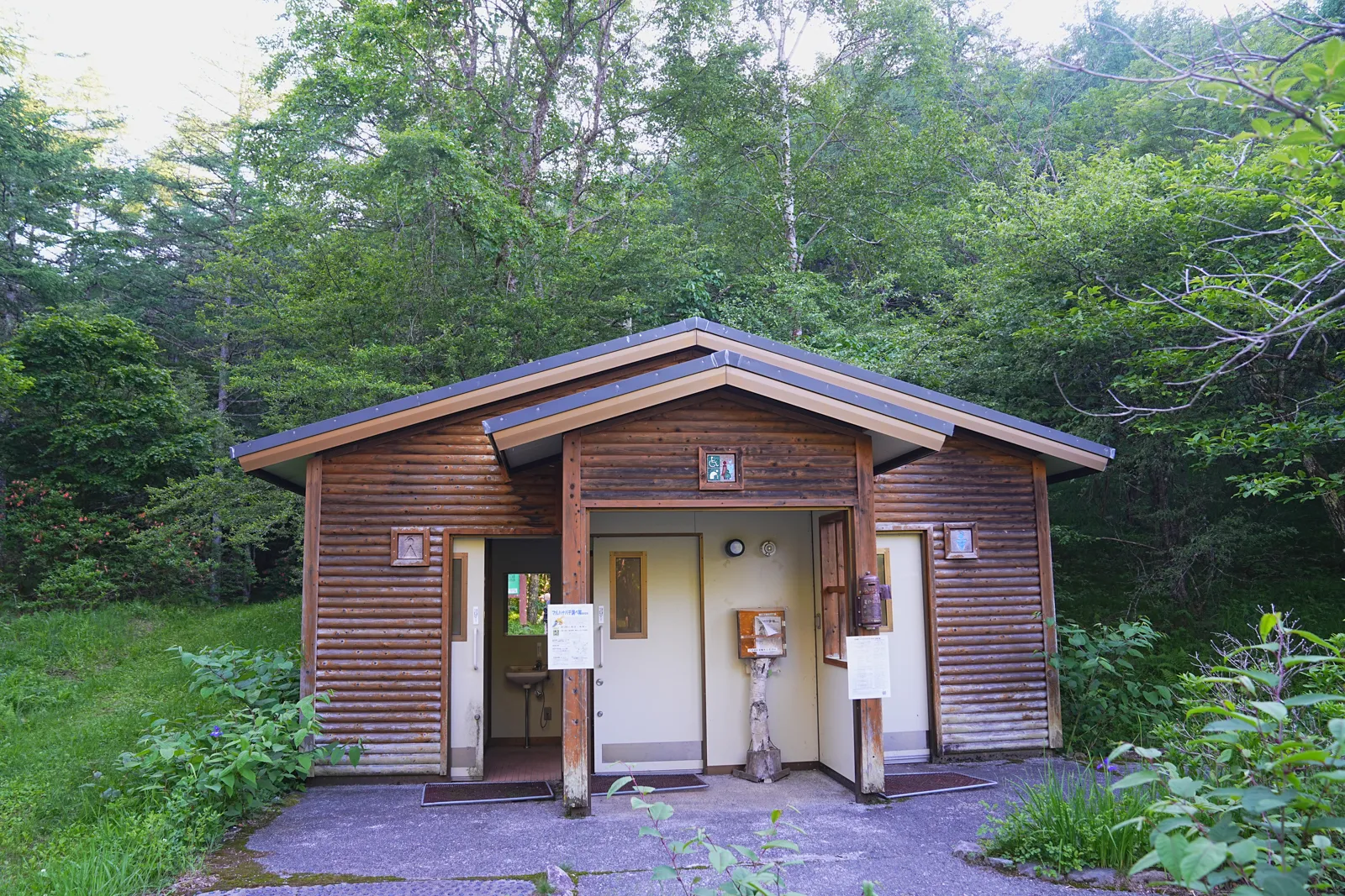 片道1時間で富士山の絶景！山梨「小楢山」日帰り登山