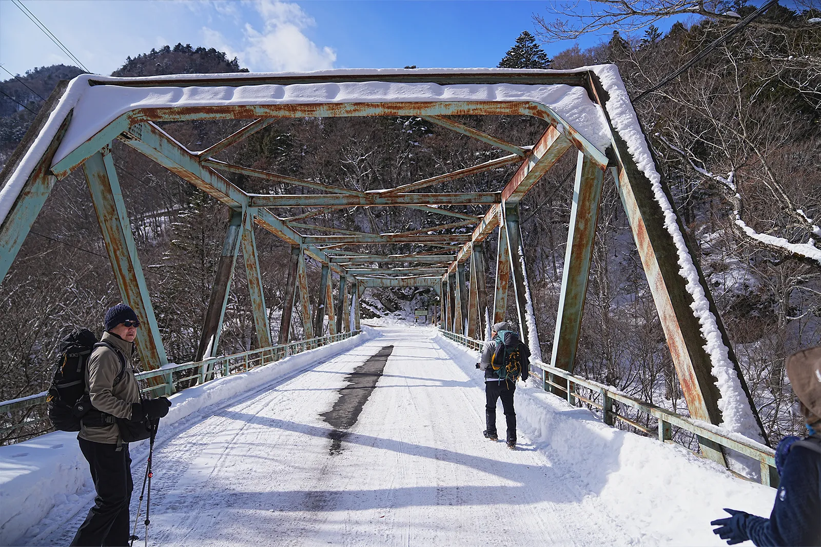 奥鬼怒の秘湯を求めて、手白澤温泉へ雪上ハイキング