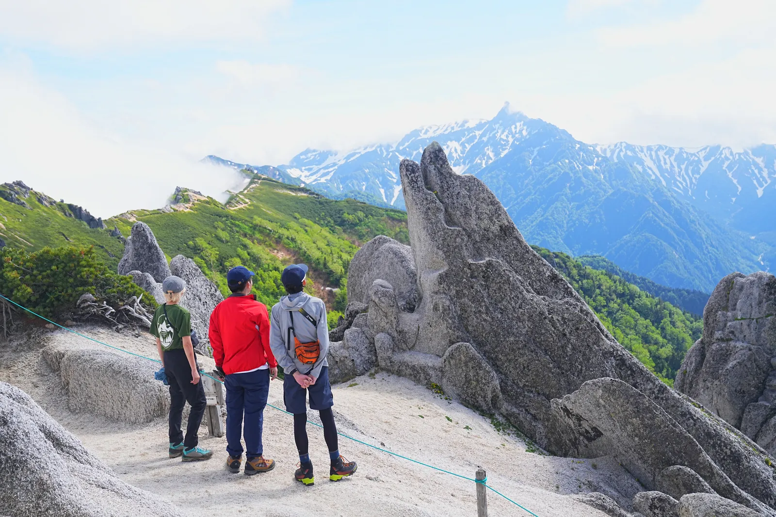 日本屈指の人気の山「燕岳」にテント泊で登る