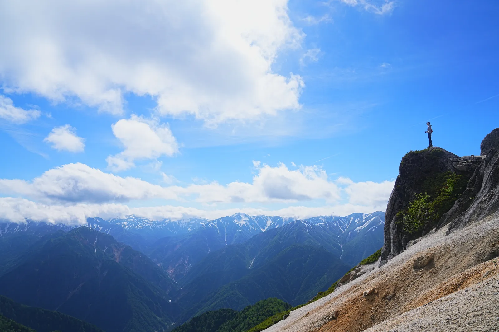 日本屈指の人気の山「燕岳」にテント泊で登る