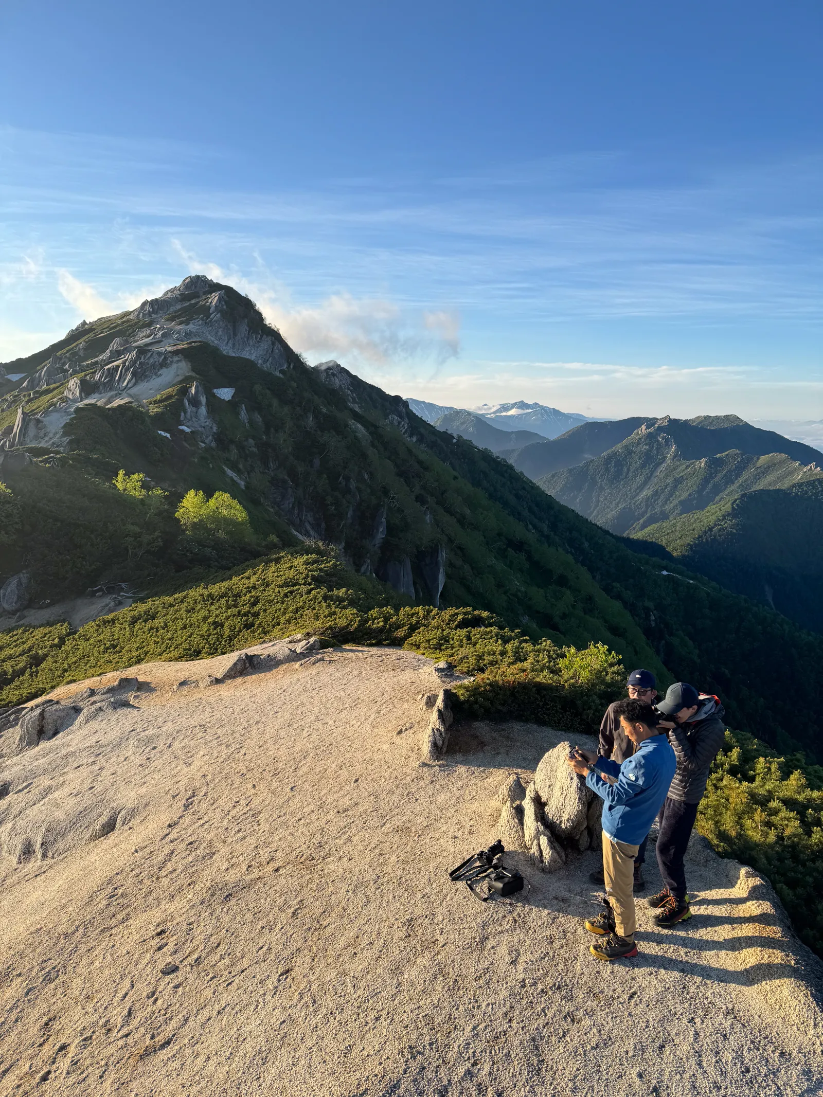 日本屈指の人気の山「燕岳」にテント泊で登る